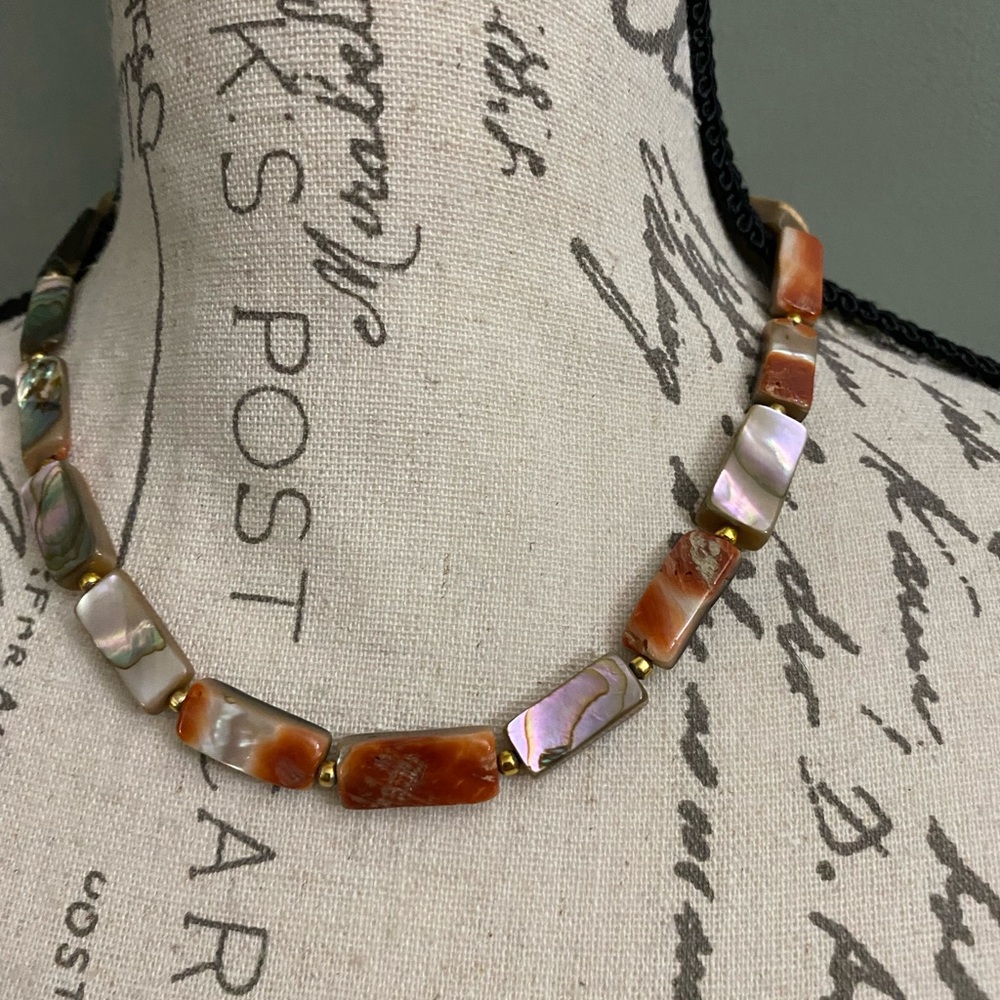 Vintage Elegant Abalone shell beaded Necklace - Picture 2 of 16